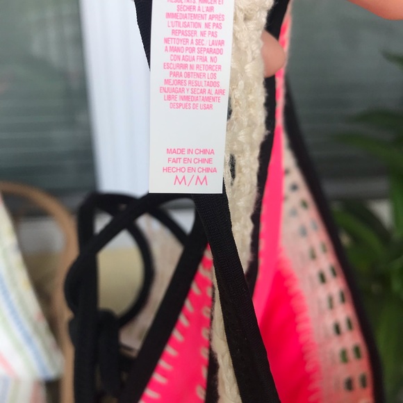 NEVER WORN Victoria’s Secret Bikini Top - Picture 3 of 6